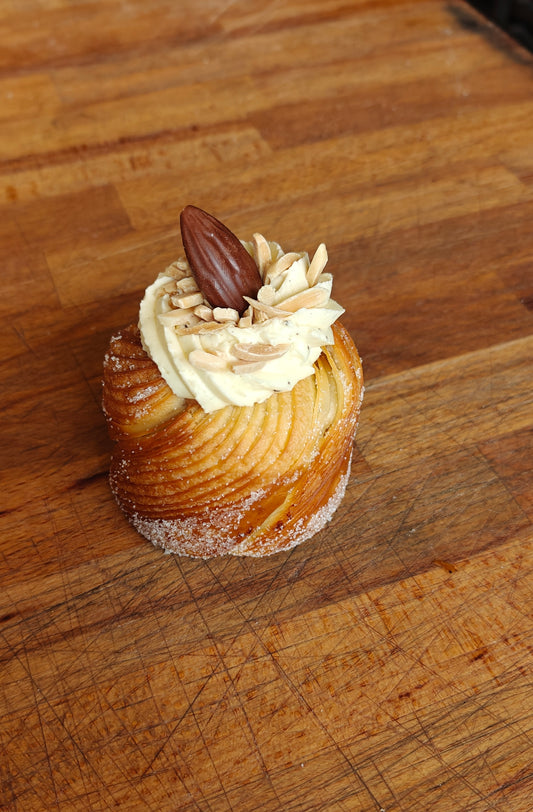 Cruffin almond and milk chocolate