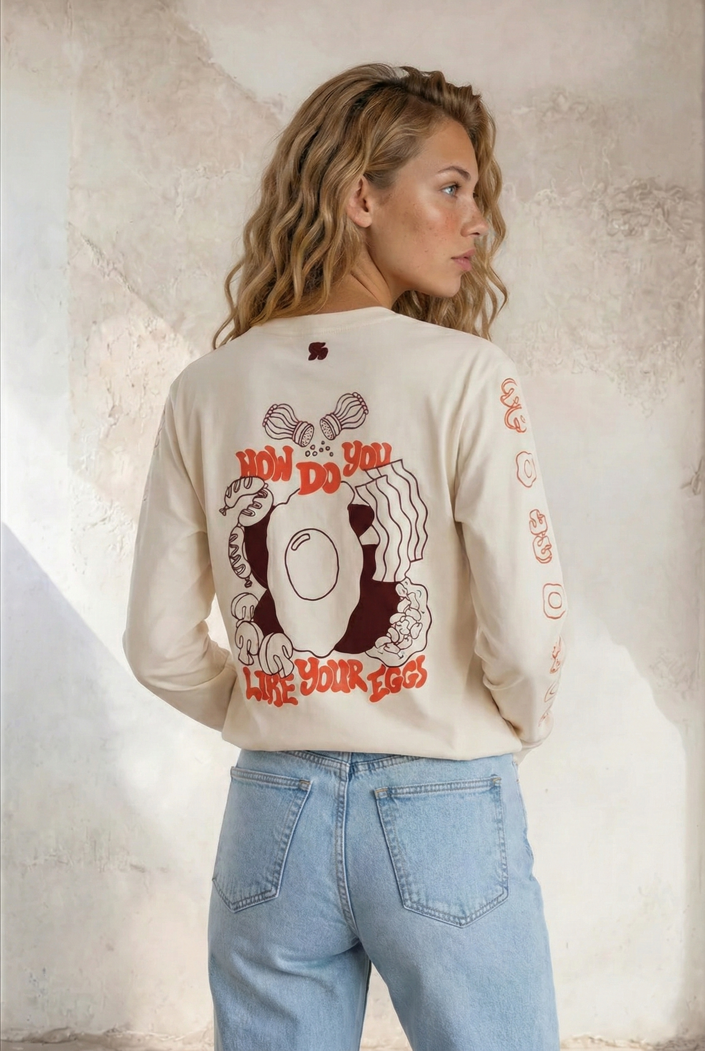 Harvest Cafe & Bakery Over Size Long-Sleeve T-shirt "How Do You Like Your Eggs" (unisex).